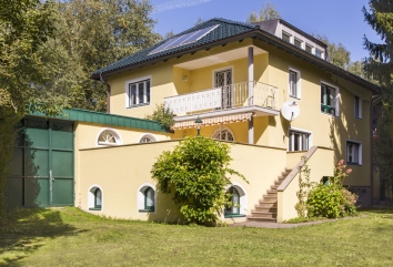 Townhouse on the Glan