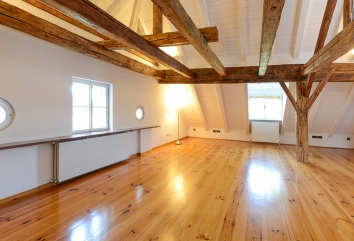 Maisonette Renaissance Jewel