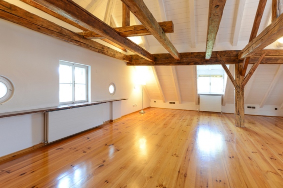 Maisonette Renaissance Jewel